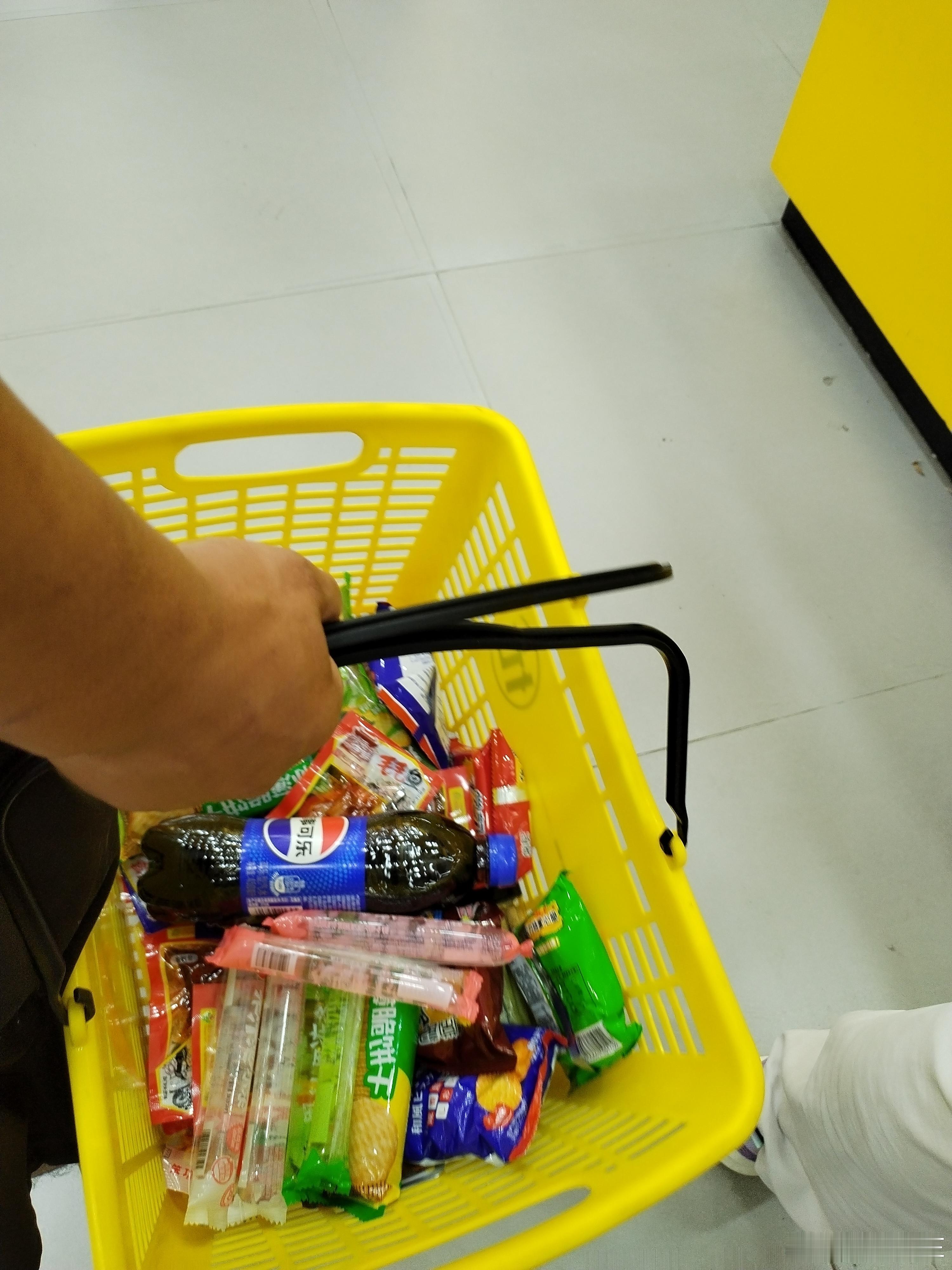 又来零食很忙买零食了