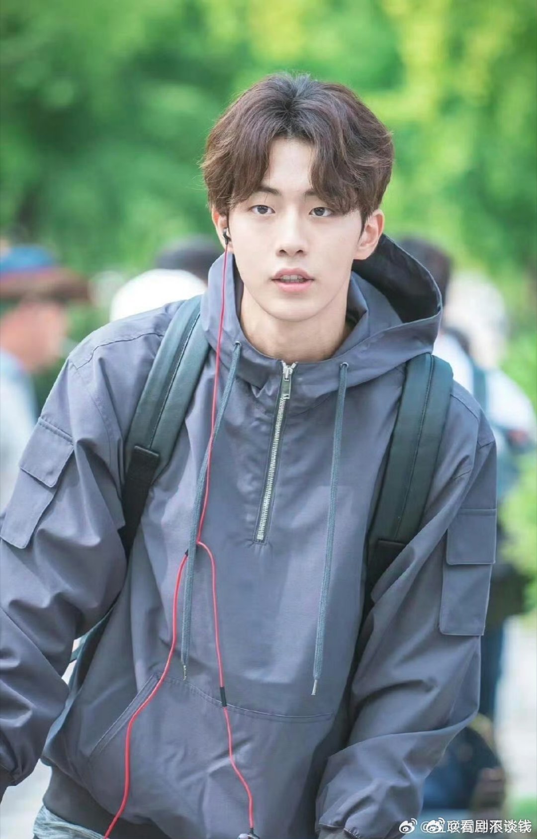 南柱赫变双眼皮了南柱赫咋越来越帅了啊！郑俊亨时期还是个小奶狗啊！ 