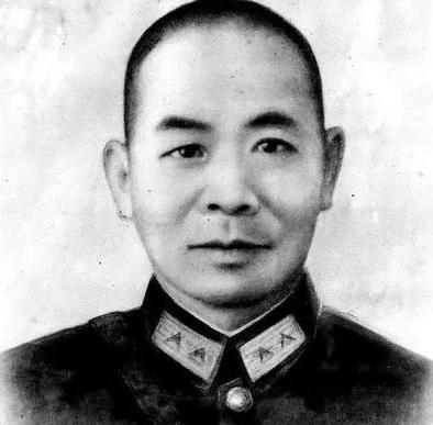 1950年的某天，毛人凤找到蒋介石告密：“吴石是地下党。”蒋介石面色一滞，就这样