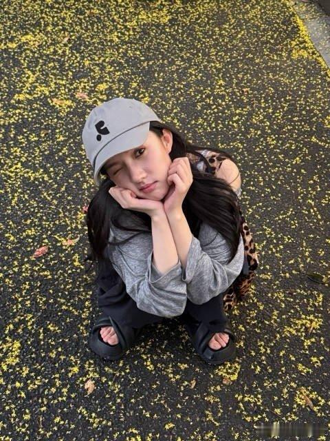 苏晓彤这样玩牙刷橘子有她的道理 女鹅想咋玩就咋玩！牙刷橘子游戏嫌简单反着来，叠头