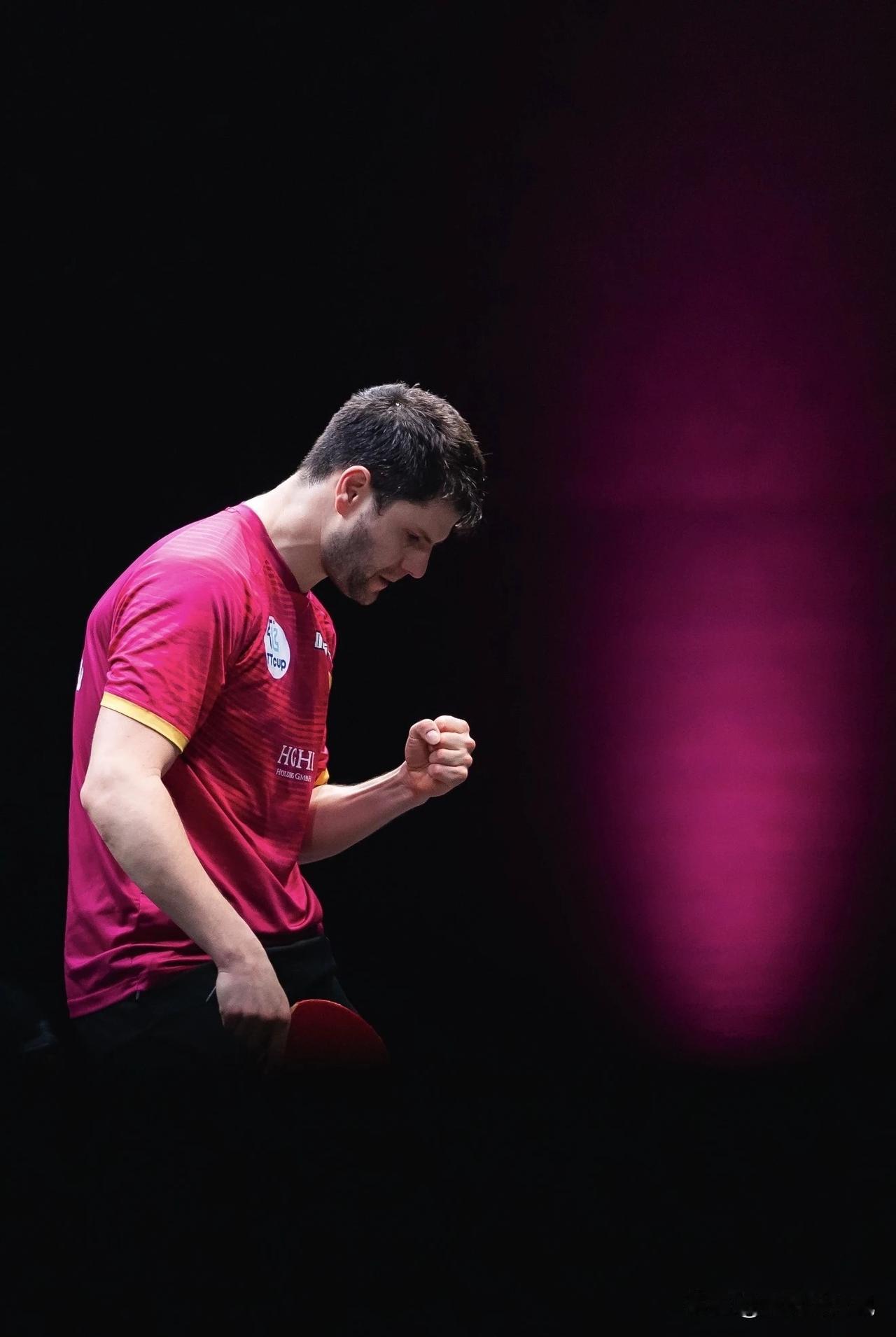 雨果和奥恰洛夫的16强之争。

多哈冠军赛1/16决赛，
雨果vs奥恰洛夫，
两