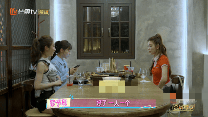 想当罗予彤的友宝女我家那闺女带合适的鞋、系鞋带、扛恐高陪玩、偷偷准备礼物….这样