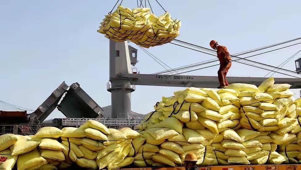 停产范围扩大到尿素、甲醇、聚合物、铝——不是局部减产，是全面停。
卡塔尔化肥集团