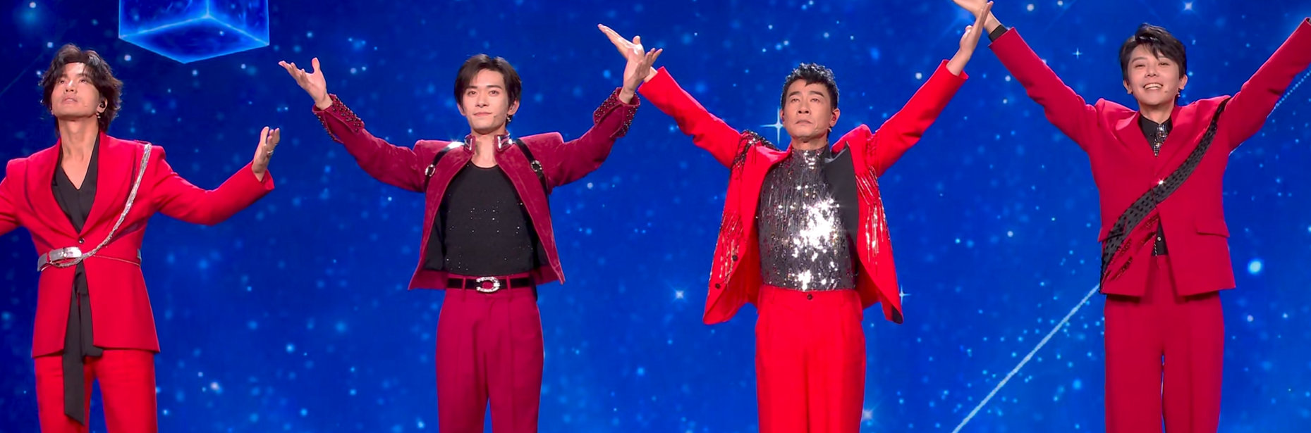 春晚段子大考春晚 好家伙，易烊千玺穿红色衣服也太好看了吧！！太喜庆了！好久没看到