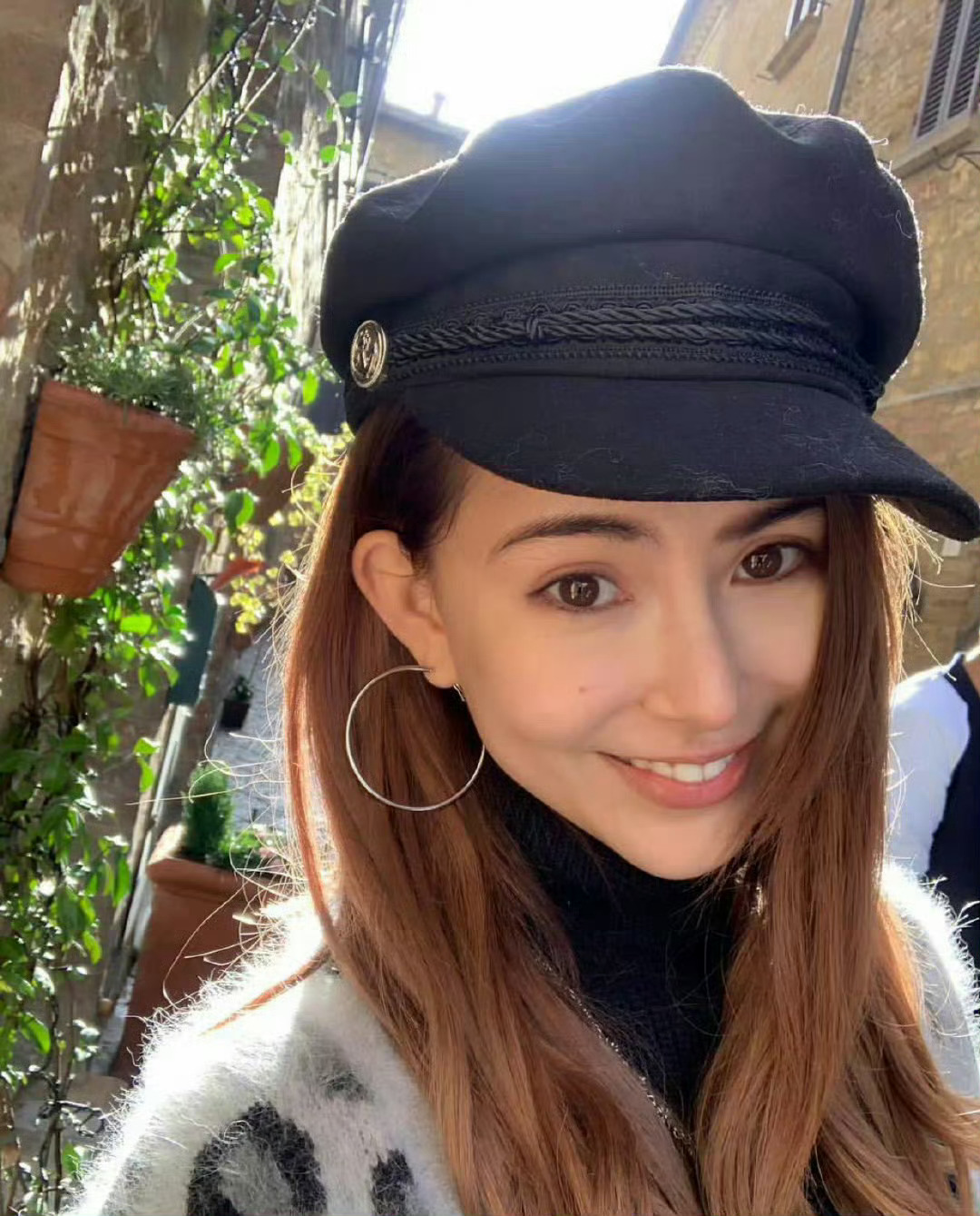 看不见你的笑，要我怎么睡得着