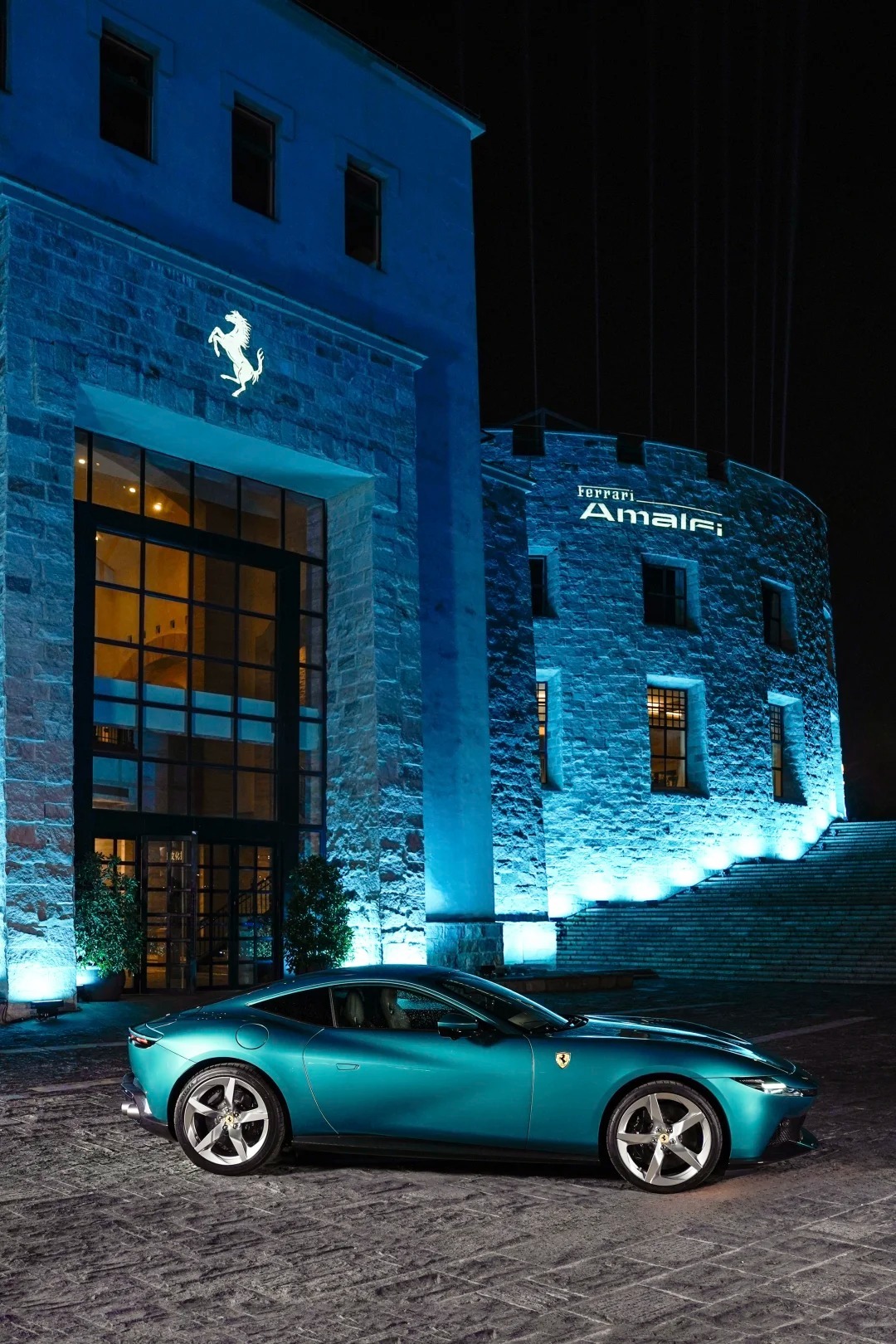 Ferrari Amalfi，夜晚更漂亮了