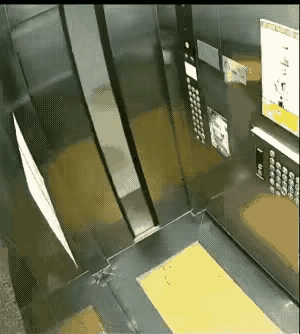 这算不算纵火？

这个女人长得不赖，衣着打扮也算时髦，怎么会做出这种事情？她是不