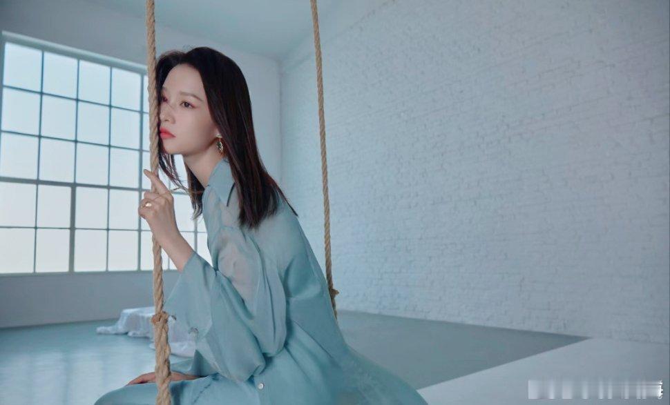 李沁幻视千金归来想看李沁再演一部都市剧 李沁的眼神戏太绝了！稍微带点冷意，就有那