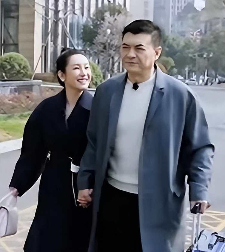 三观太正！秦海璐拒绝已婚追求者，一段缘分竟因误会迟到一年

合作拍戏期间，王新军