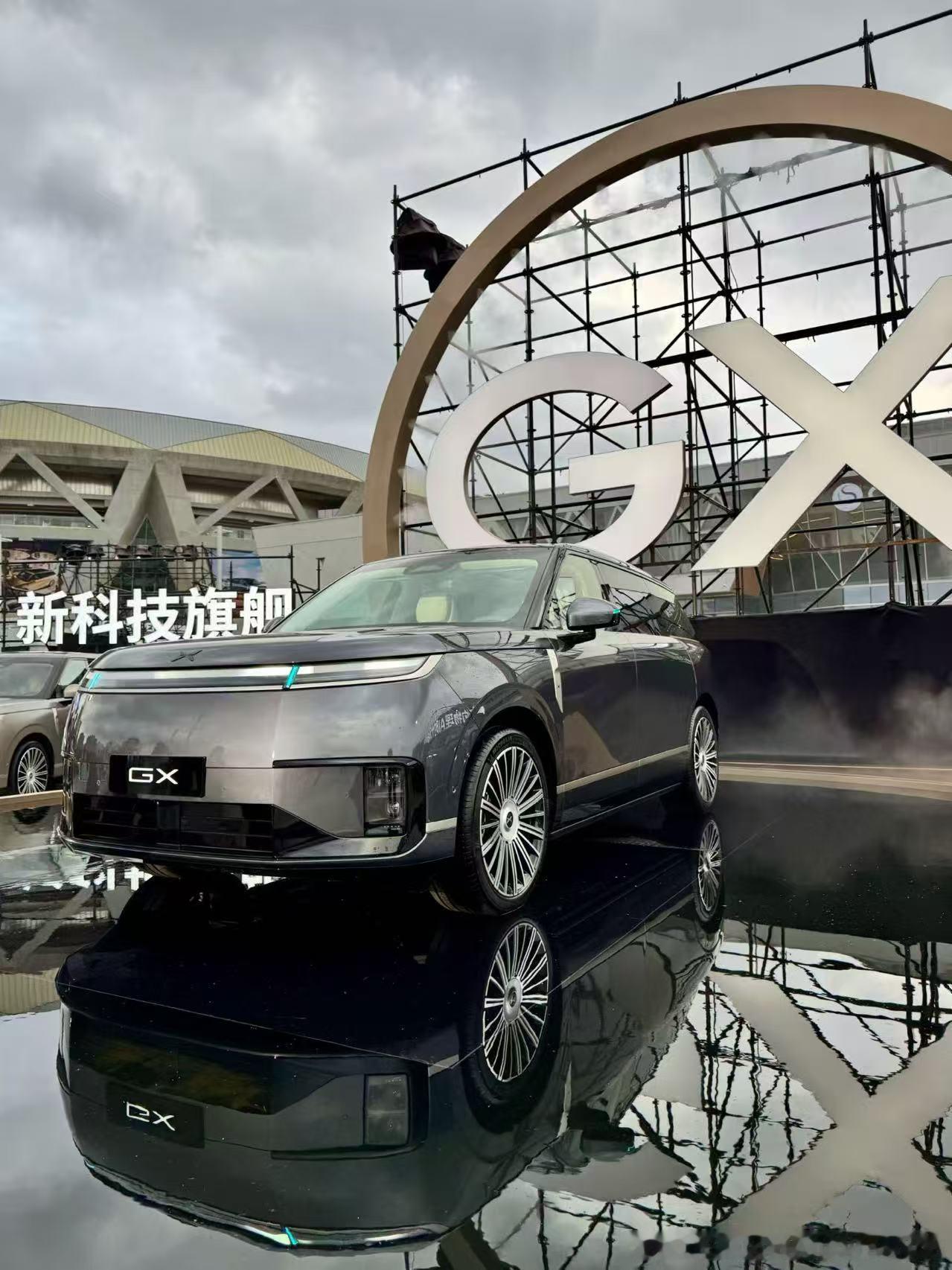 【小鹏首款全尺寸旗舰SUV小鹏GX上市，限时权益价26.98万元-34.98万元