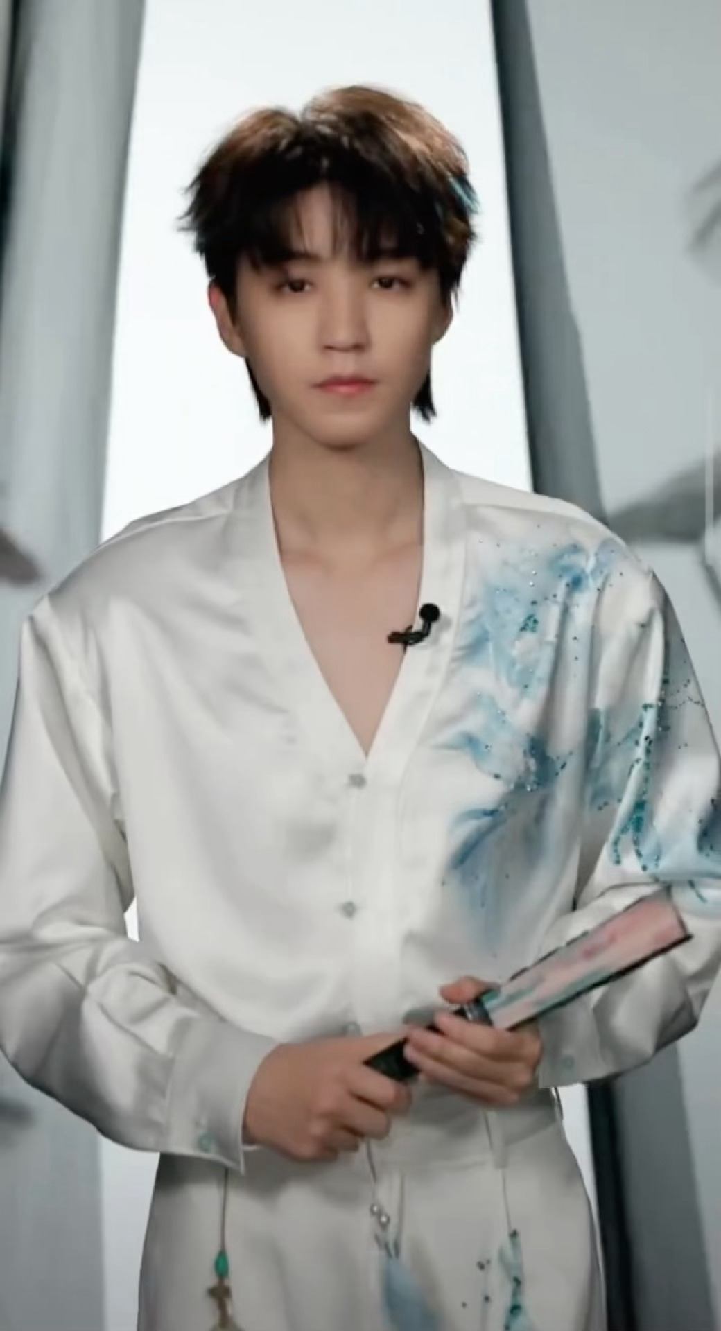 太好看了吧王俊凯直播出场王俊凯这个出场