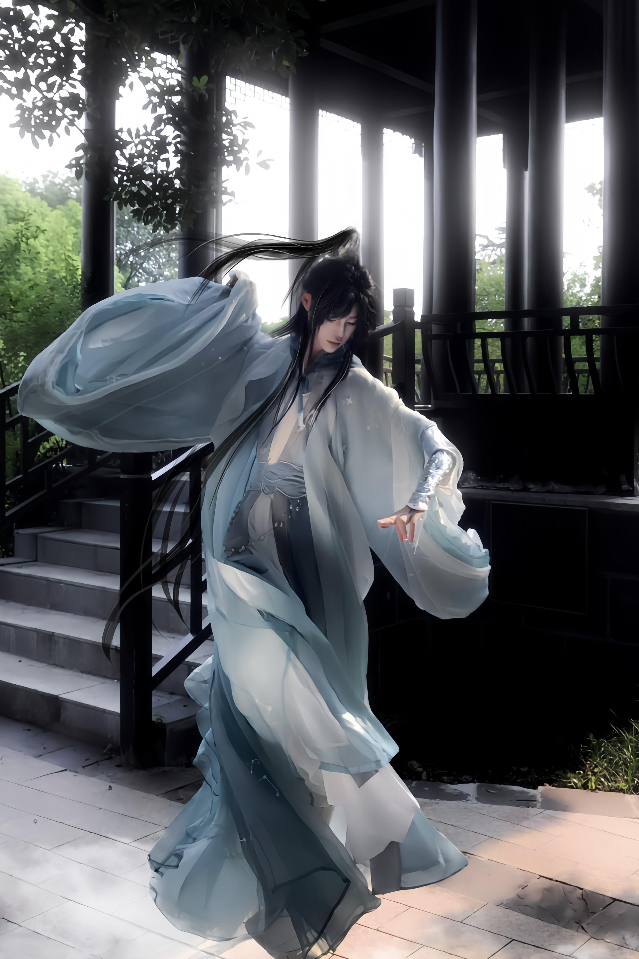 “琉璃心，不悔剑，风华绝代，天下第一”