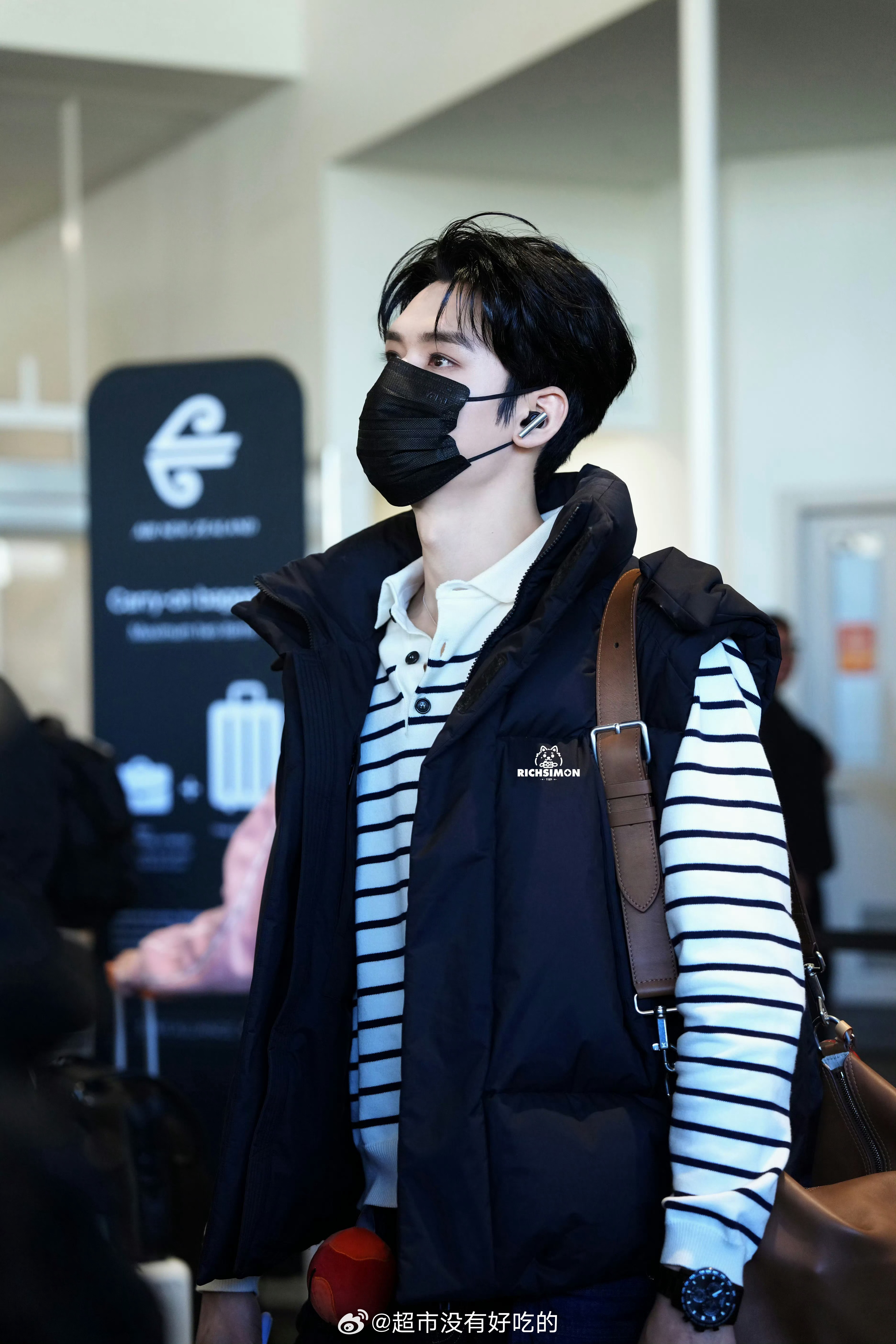 新的一天又被龚俊帅到了，回国又要进组了，帅哥元宵节快乐 