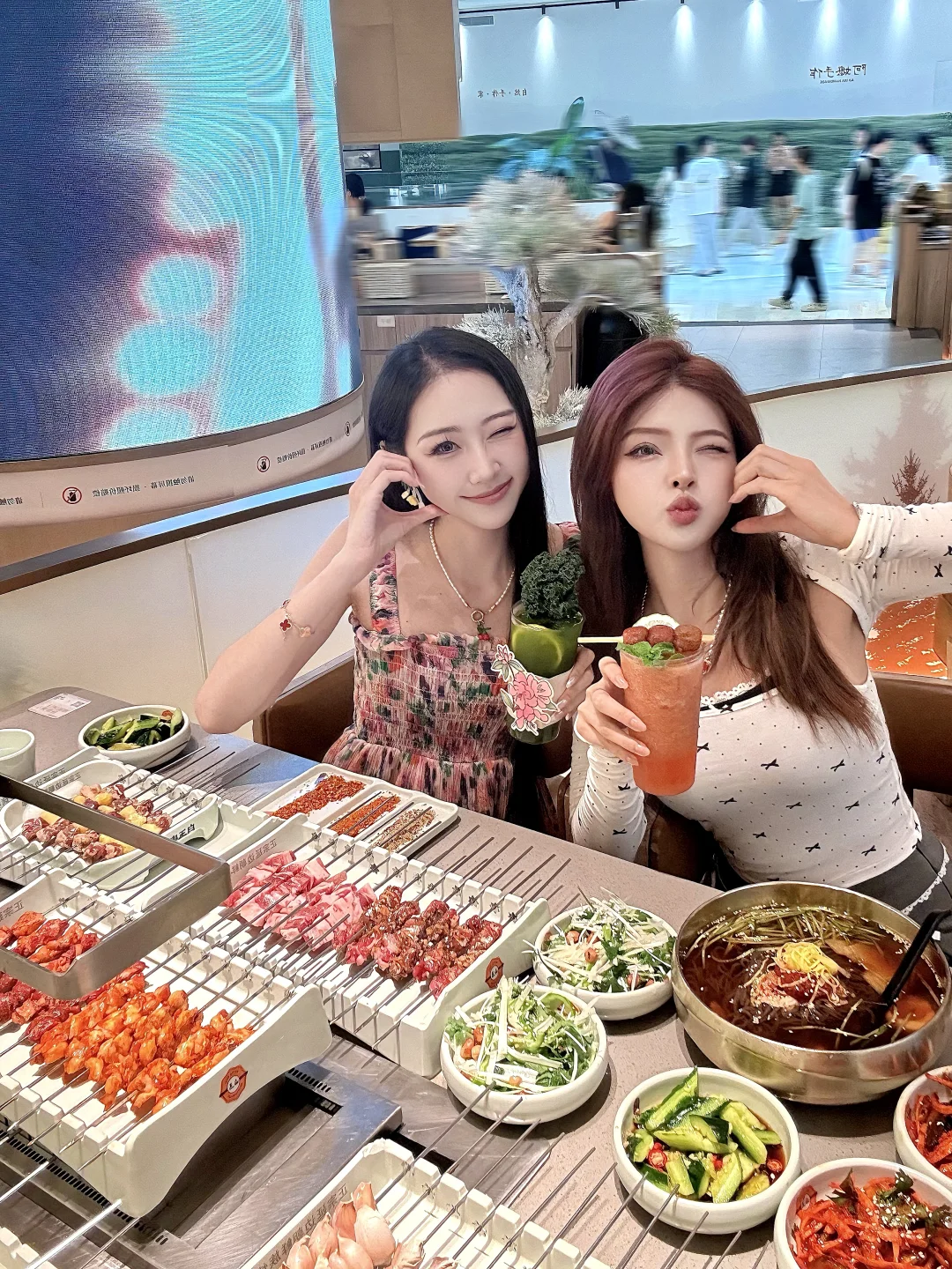 和好闺闺吃烤串这么拍📷