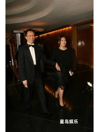 揭秘伏明霞梁锦松传奇恋情，一见钟情现场照曝光 	 奥运国家代表队近日访...