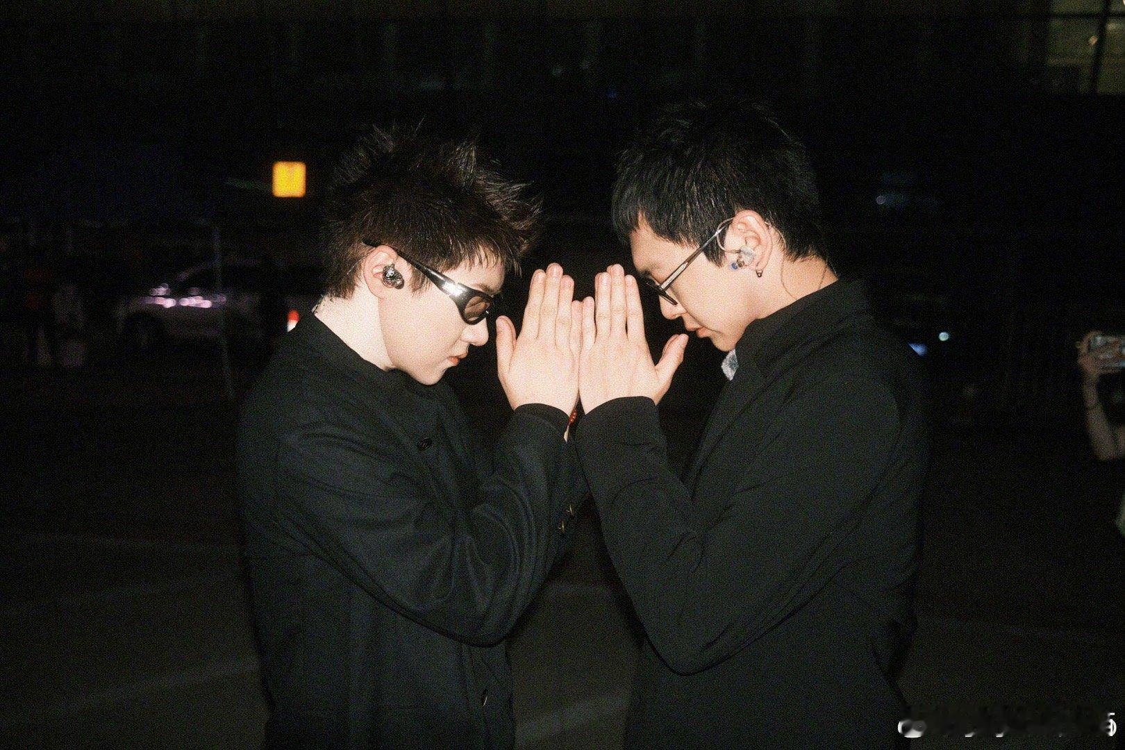 #把这三个组到一起的人真是天才#看到他们三个各自不同的风格在这一刻也是有了不一样