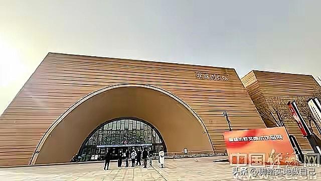 🔥榆林人也太爱读书了吧！这座图书馆藏着城市的文化底气！
 
谁能想到，榆林市图