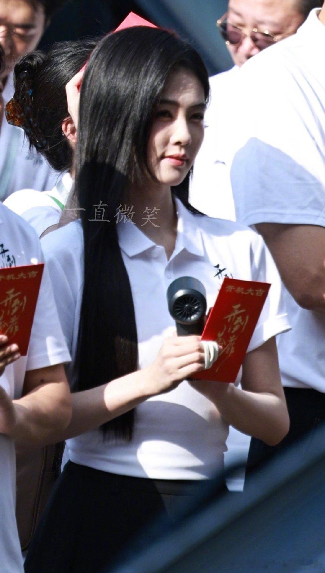 白鹿新剧《开到荼蘼》今日开机 
