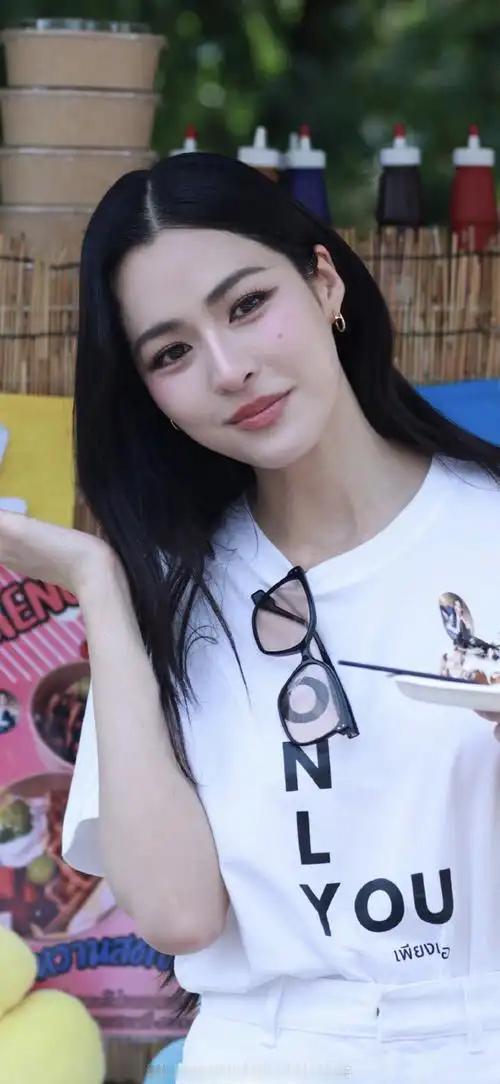 表面是omega女仆实际上是alpha的卧底警察×假装alpha的omega千金