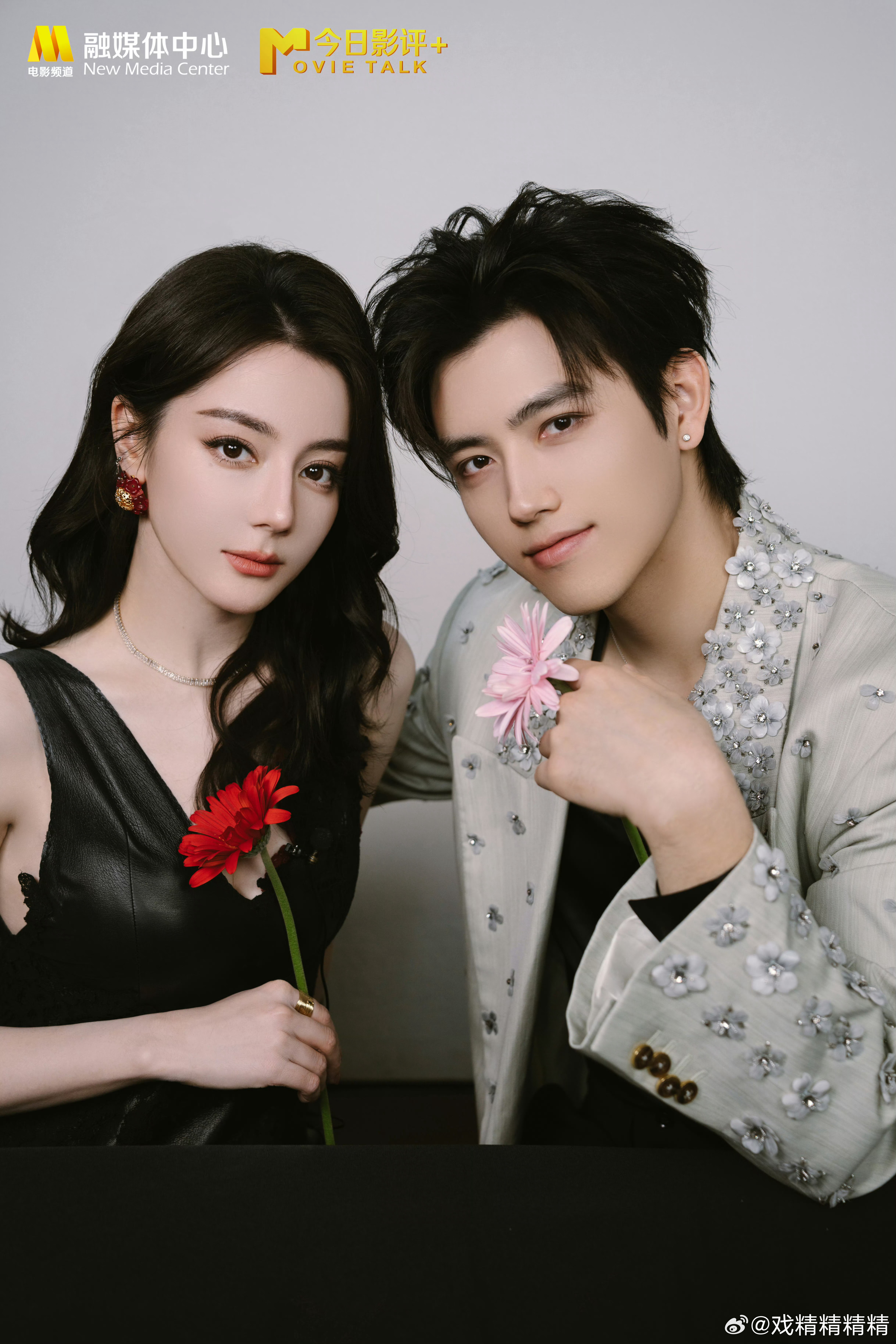 两人别拍精修大片了，一到剧里长那样了 