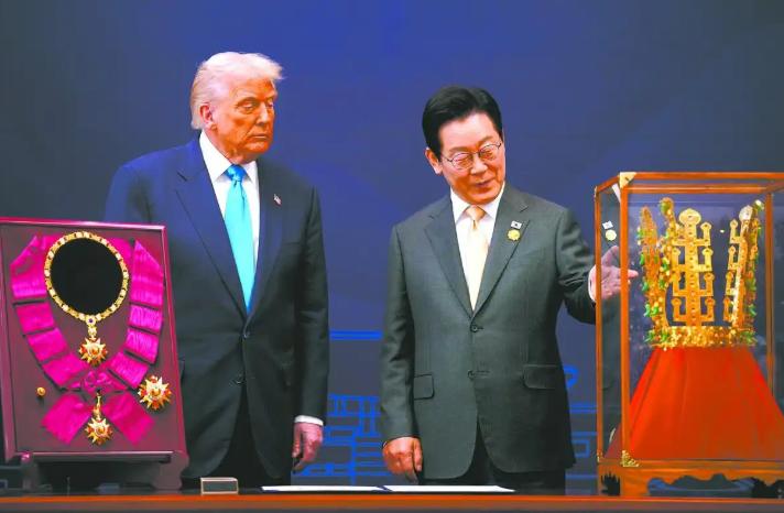 [浮云]还得是韩国人会整活，他们给特朗普送了个国王的金王冠，但是咱们都知道，韩国