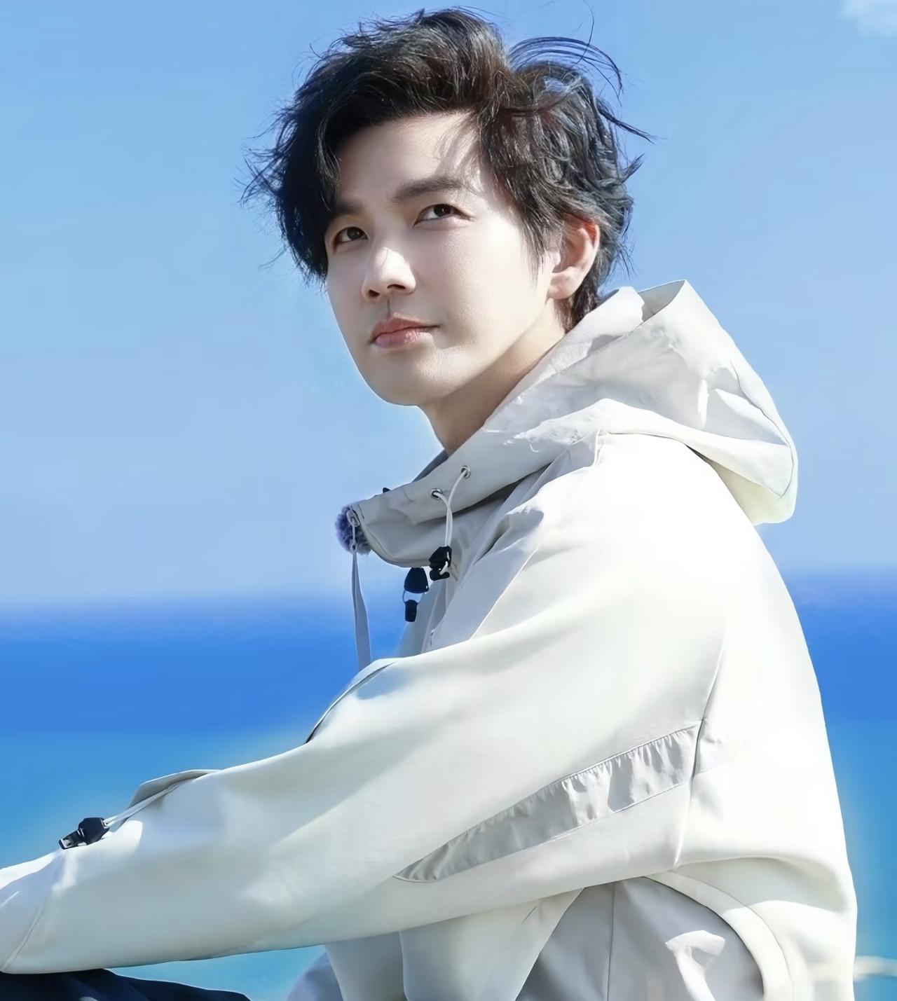 我能接受钟汉良51岁了，

也能接受钟汉良有孩子了，

但真的接受不了，51岁的