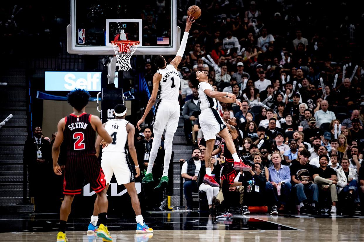 今天早上结束的NBA常规赛中，圣安东尼奥马刺主场129-114轻取芝加哥公牛，豪