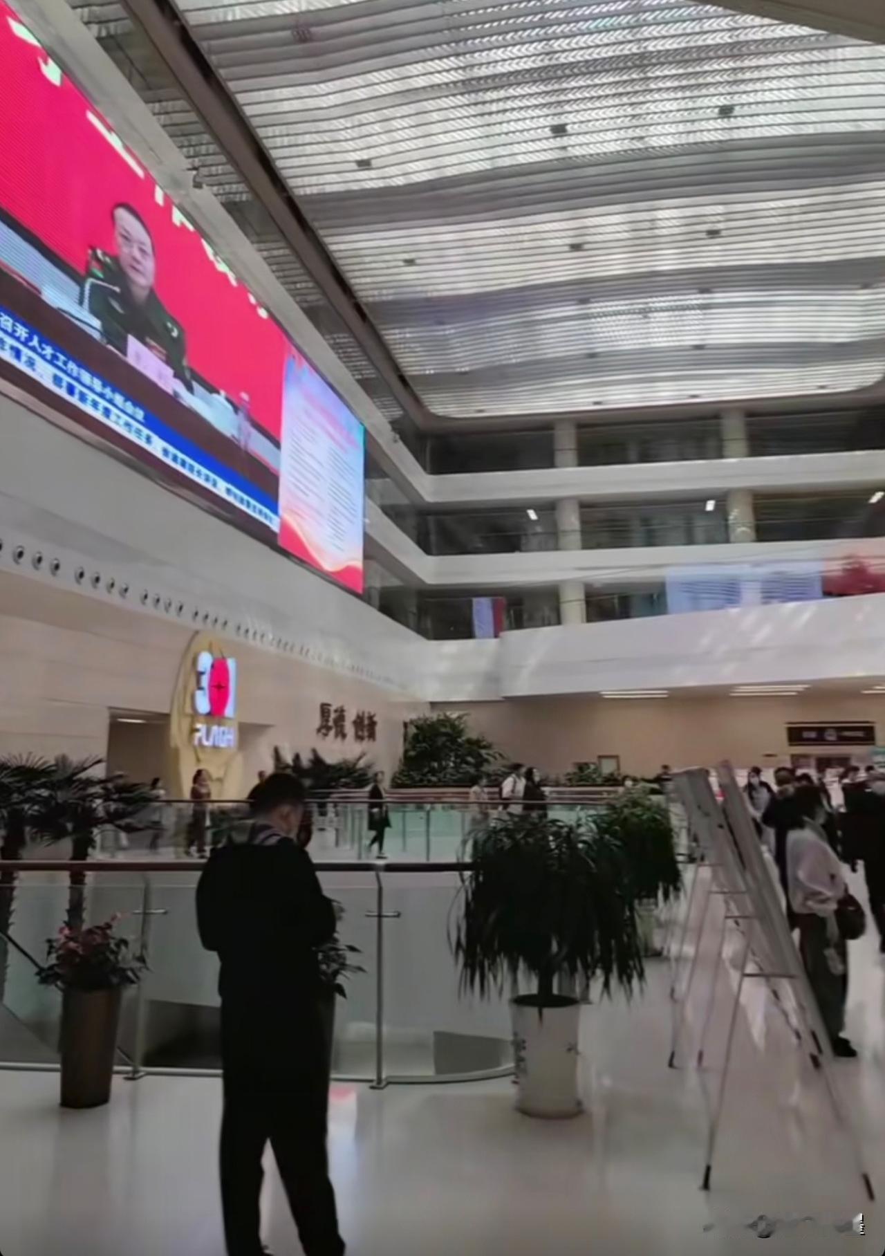 独一份！“四大行”和“超级三甲”共同坚守“一切为了人民健康”和“救死扶伤”的天职