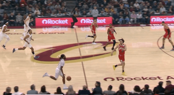 加兰上船！回顾本赛季骑士时期高光表现，对阵公牛砍下35分8助P1加兰持球推进至右