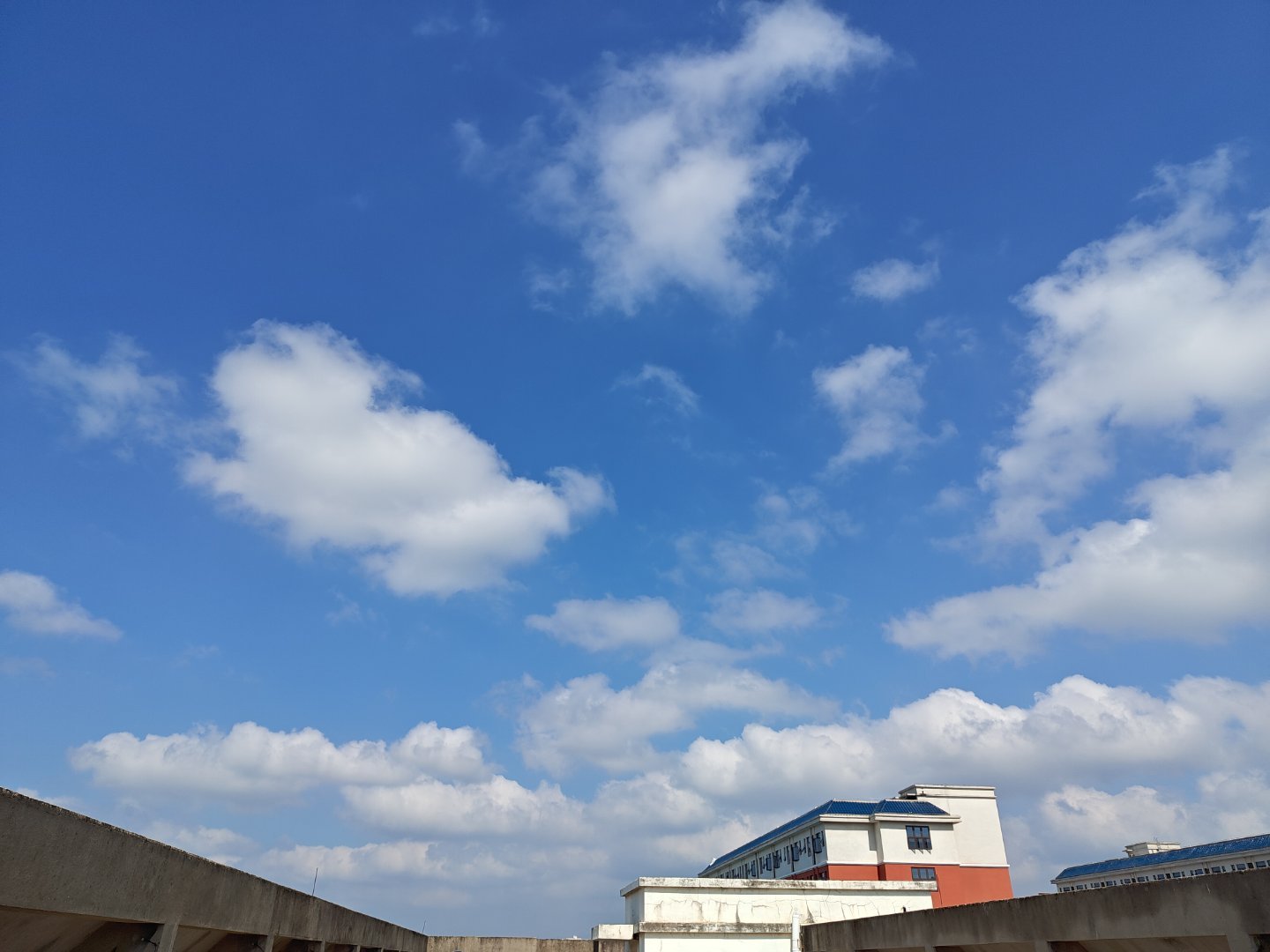 早上好☀️，晒被子[鼓掌] ​​​