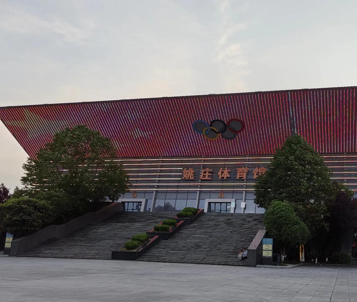 浙江的杭州   中国的姚庄

久闻姚庄镇大名，人家能号称“中国姚庄”，可见其经济
