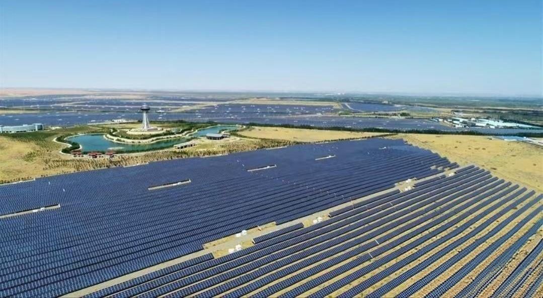 我国光伏发电装机历史性超过煤电：截至今年7月底，我国光伏发电装机容量达到12.8