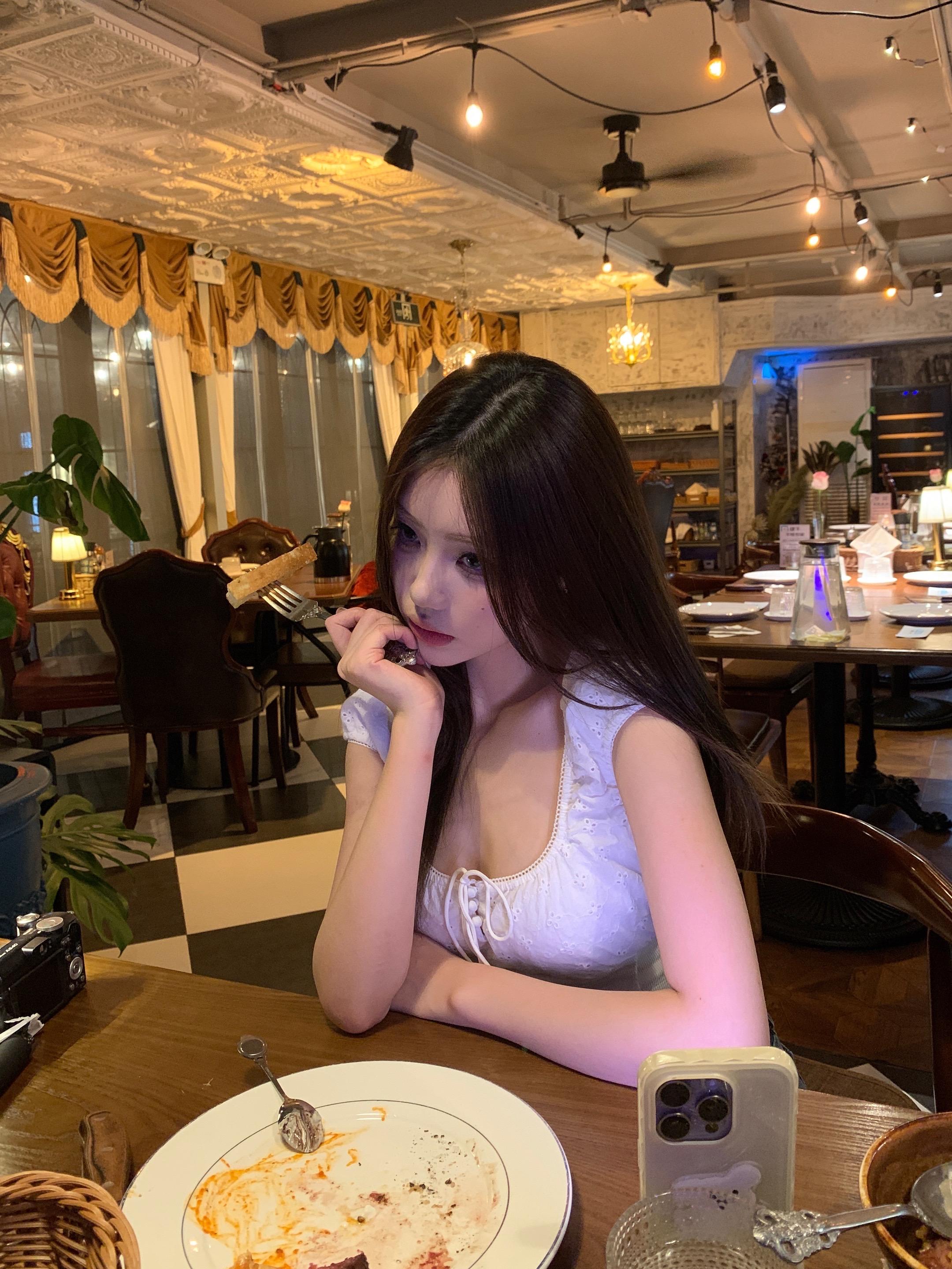 晚安之后 你在睡觉 我在想你