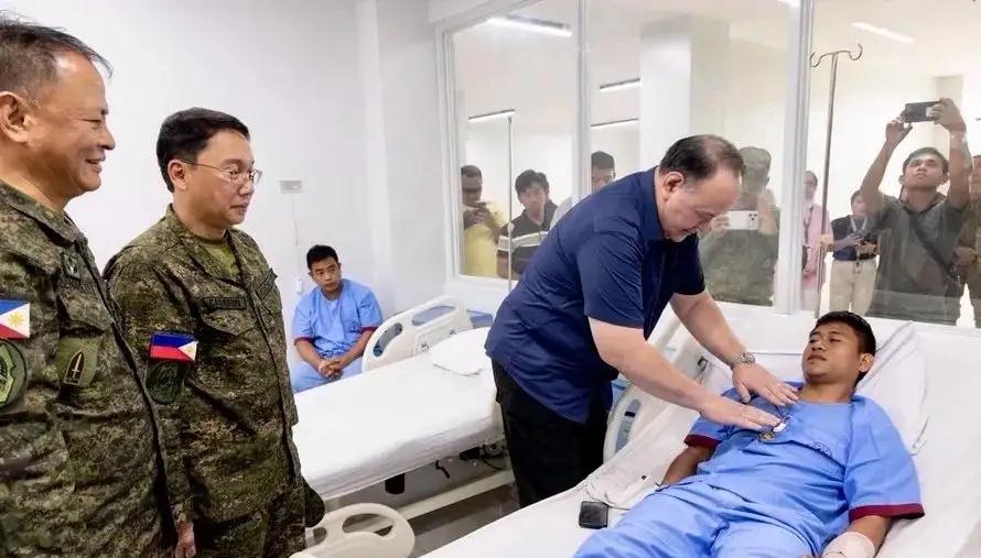 如果不是菲律宾媒体曝光，还不知道有多少国人被蒙在鼓里，菲律宾被揍了，损失惨重，但