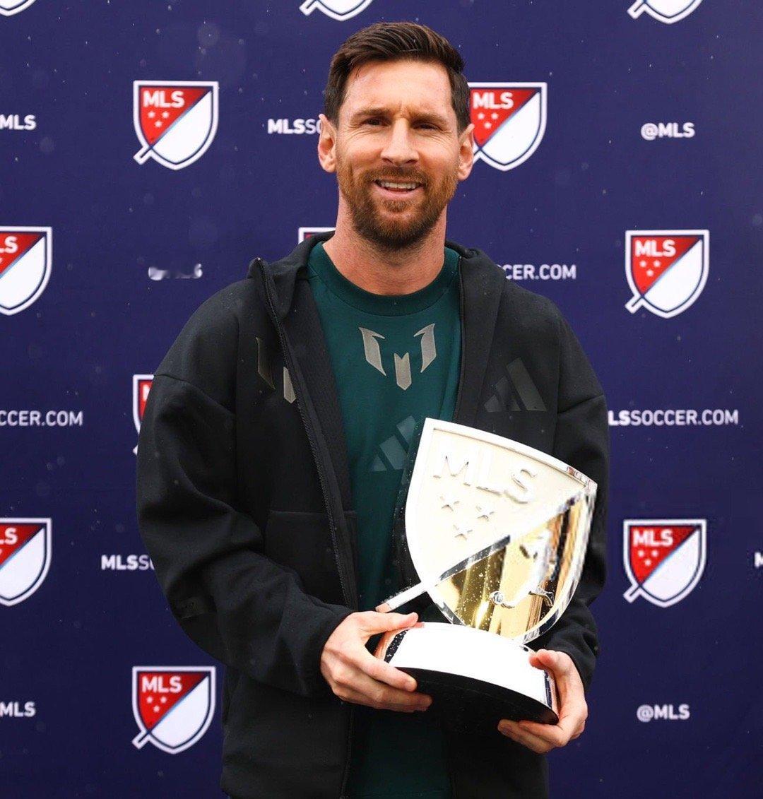 👑       意气风发🤩梅西蝉联美职联mvp梅西迈阿密国际超话mls