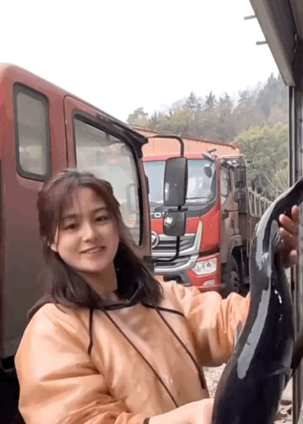 美女，这是啪啪打脸了