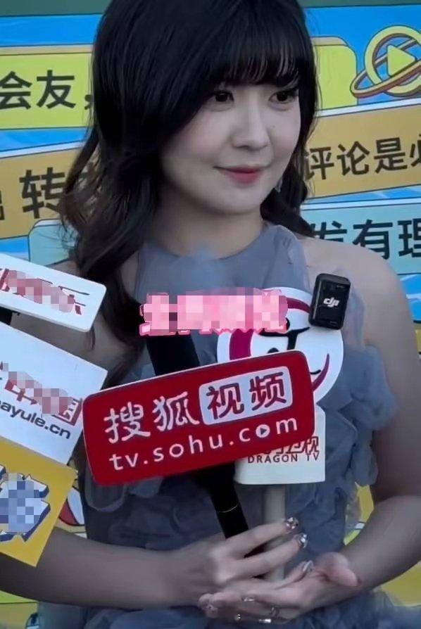 赖美云现身2024秋季搜狐视频播主大会，在接受采访被问到喜欢的运动员时，赖美云表