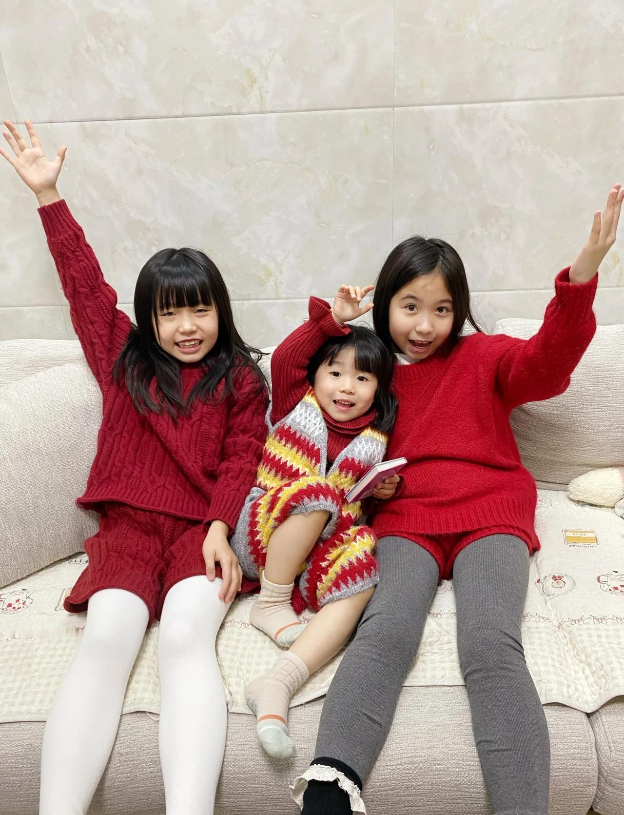 为什么人家知道我有三个女儿时
就会觉得我在拼生儿子[大笑][大笑][大笑][大笑