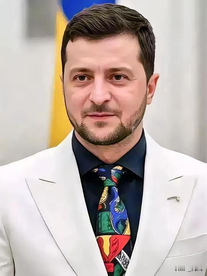 俄占赫尔松地区的俄联邦安全局大楼遭到乌克兰无人机多轮袭击，造成100多人伤亡，还