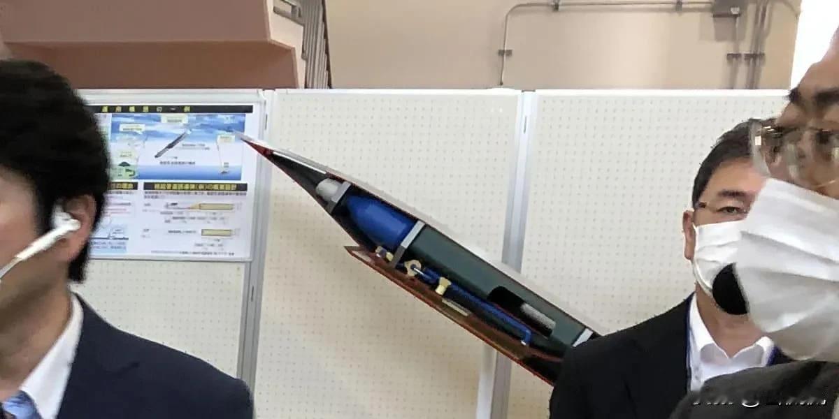 近日，日本新一代吸气式高超音速巡航导弹研发计划曝光。日方定下时间表，争取2030