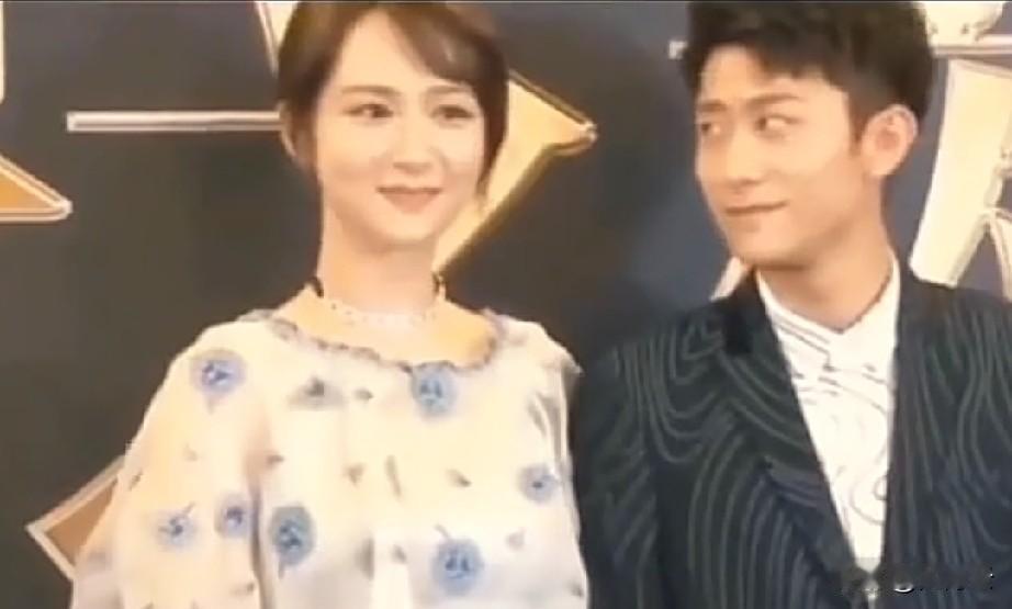 杨紫和张一山是娱乐圈最令人羡慕的“青梅竹马”的友谊。张一山那句“当全世界都背叛你