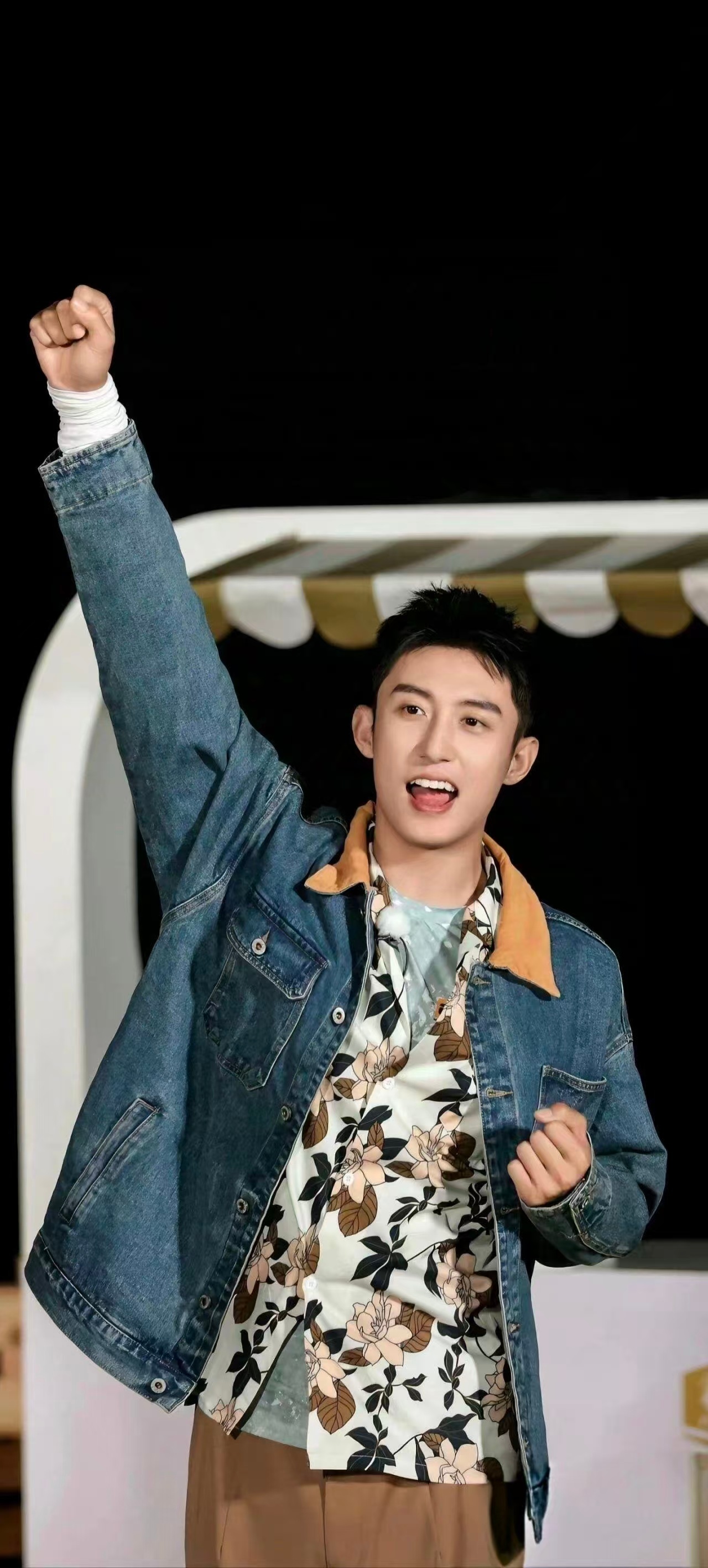 坏了对黄景瑜有刻板印象了 以前对黄景瑜的印象一直停留在刑侦剧硬汉，结果《赢风》里