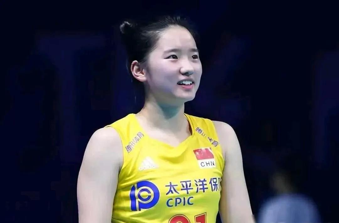 女排集训名单六新星！1. 22岁的王艺竹icon，王艺竹不算新军，22年就随队夺