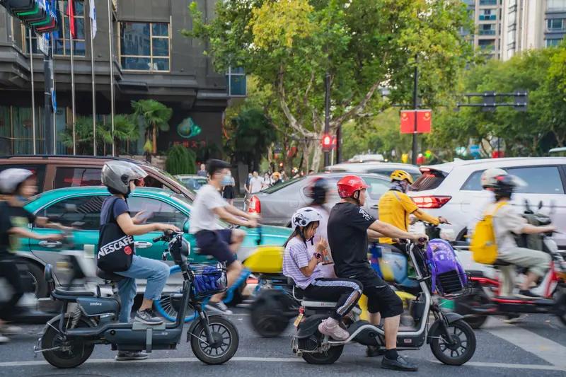电动自行车新国标对市场影响有多大 电动自行车为何一夜之间涨了千元 电动自行车新国