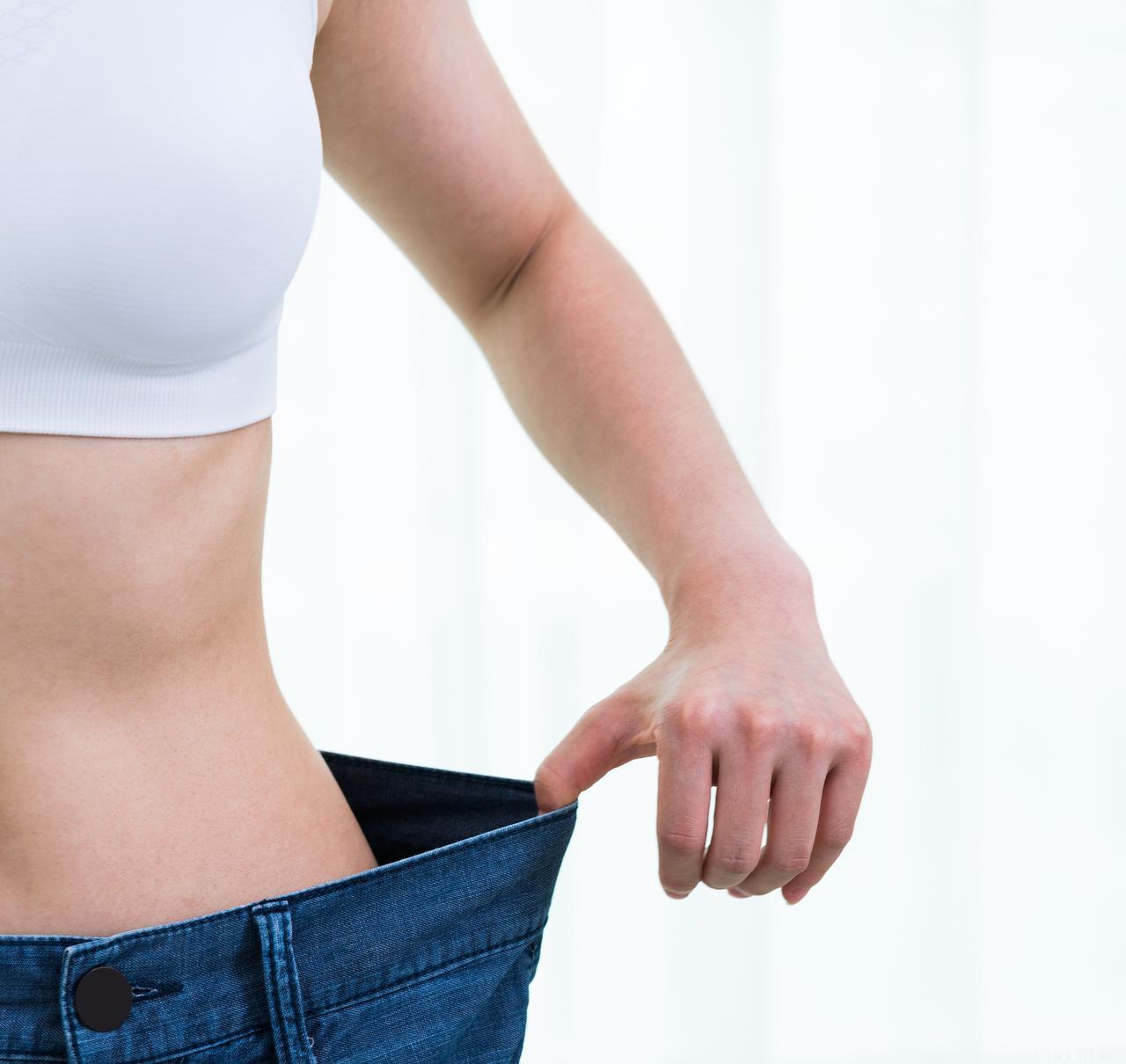 减肚子的核心秘诀：不是瞎练，是吃对+动对！
 
减肚子没有捷径，核心是全身减脂+