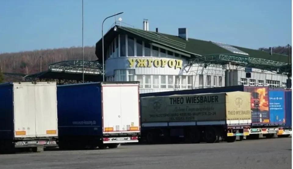 又有波兰。泽连斯基办公室称，目前有30个国家加入了对乌克兰的安全保障宣言，但是有