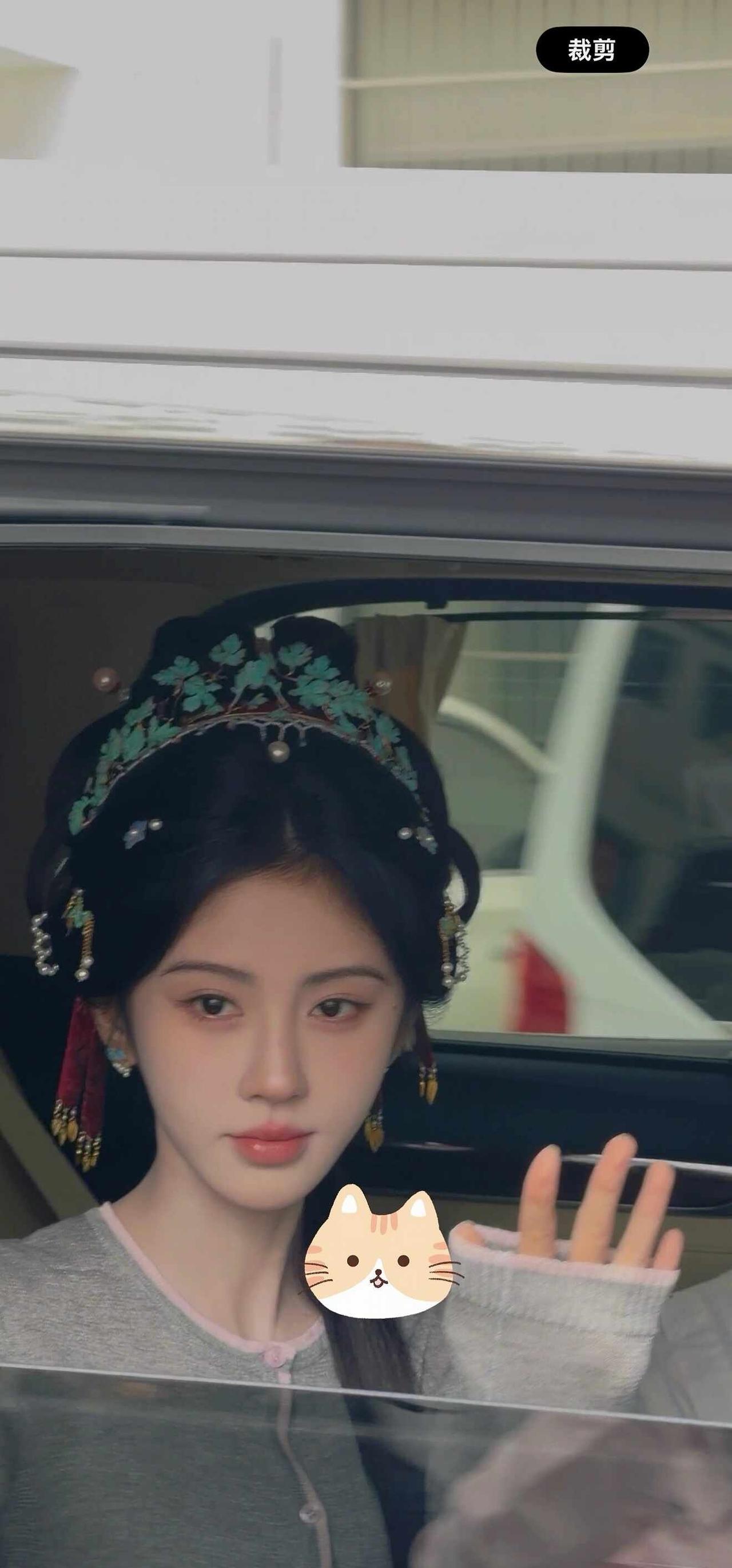 今日出妆
鞠婧祎