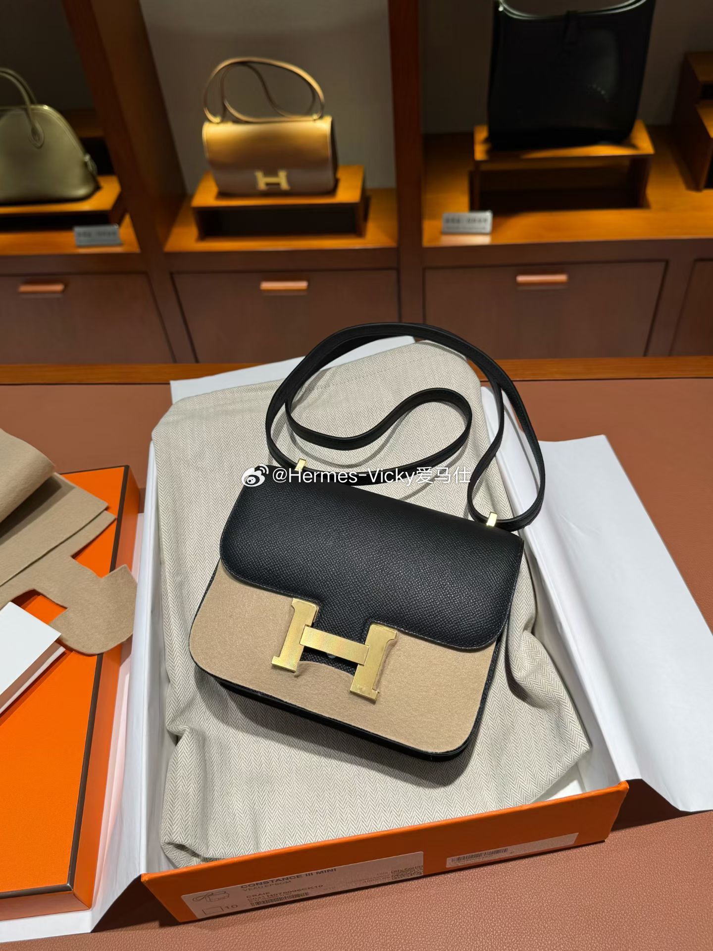Constance mini 新款带镜子 Epsom皮 黑色 金扣爱马仕herm