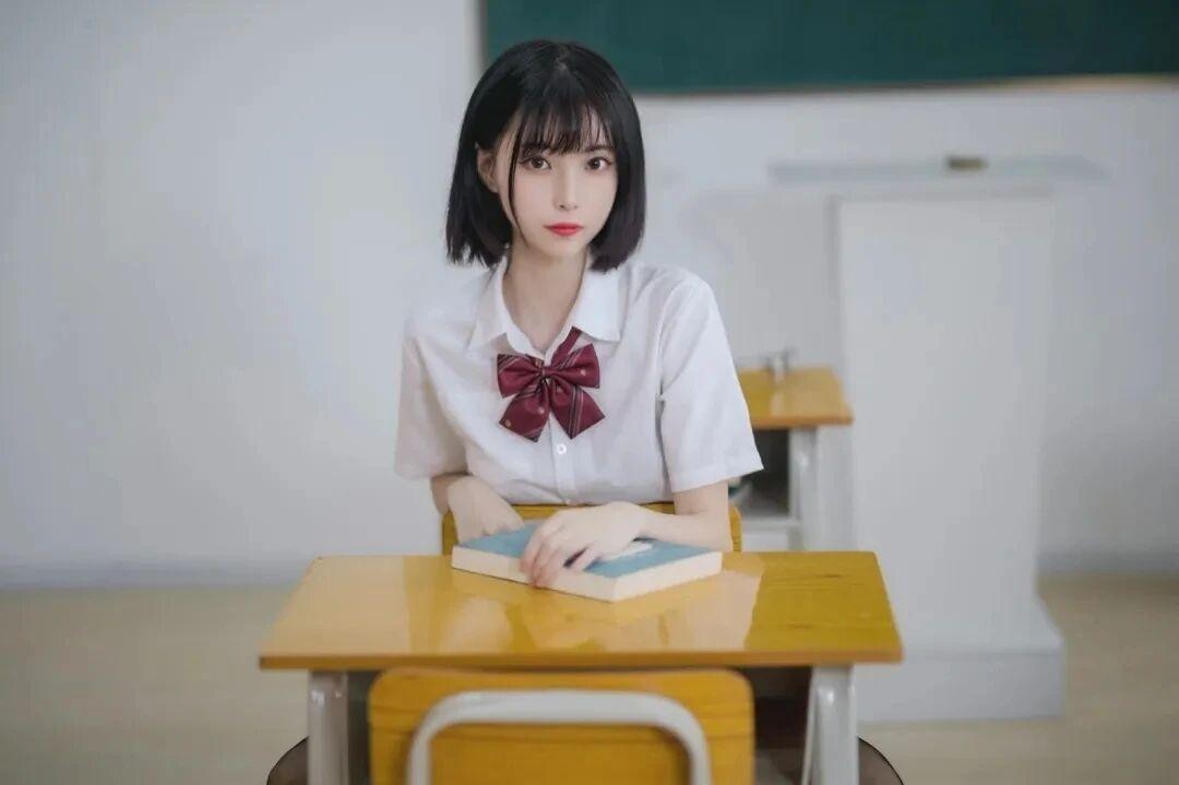 少女摄影|NO.0324期
学院风JK少女教室随拍