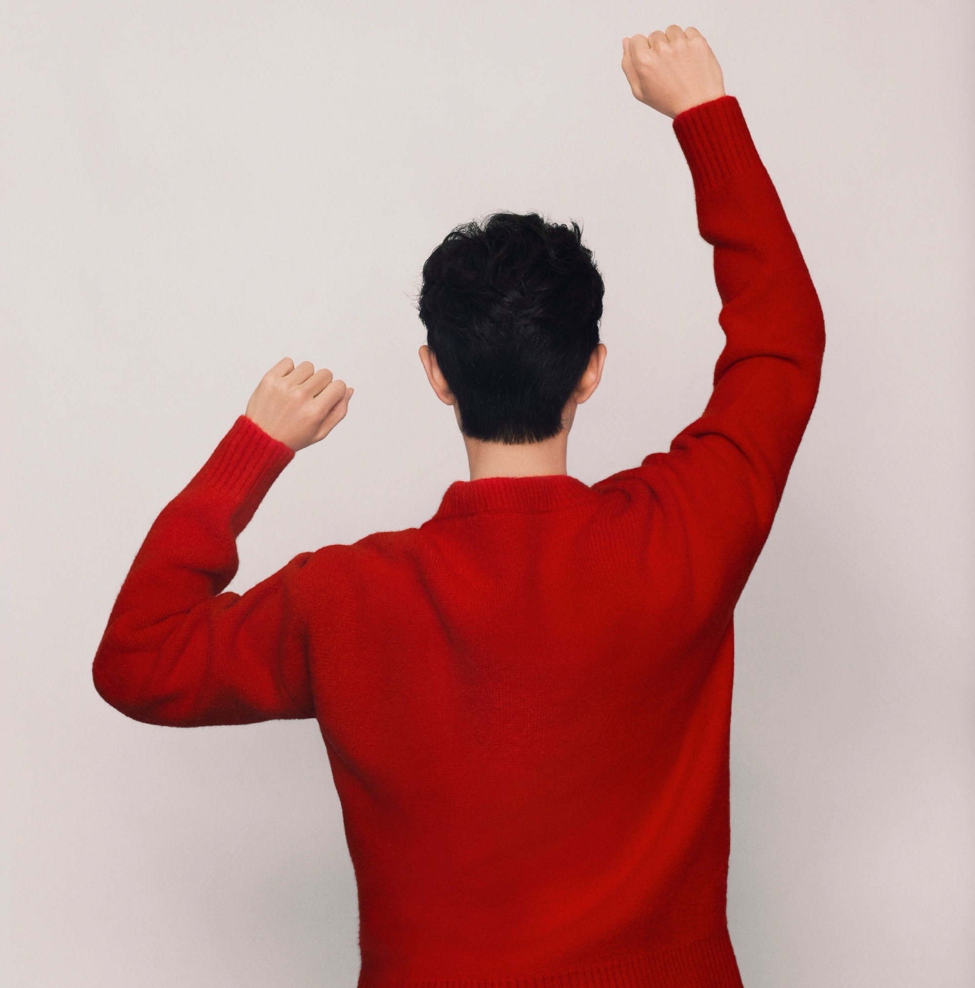 肖战 又见红海那年的冷风里林海老师一句“不要放下你们的灯牌”瞬间点燃了整片红海那